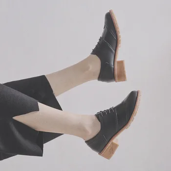 Женские туфли-броги со шнуровкой в британском стиле на среднем квадратном каблуке, шикарные туфли-оксфорды на платформе, туфли-дерби sapato feminino y603