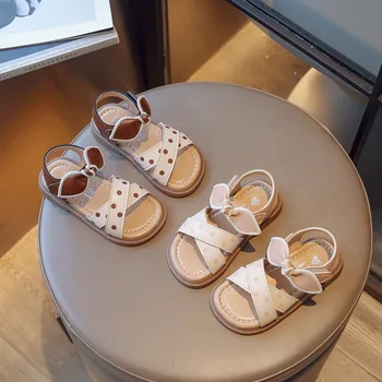 Летние детские сандалии 2023 года, Корейские сандалии для малышей с открытым носком, нескользящие пляжные сандалии для девочек с мягкой подошвой в горошек и бантом, 2 3 6 5 лет